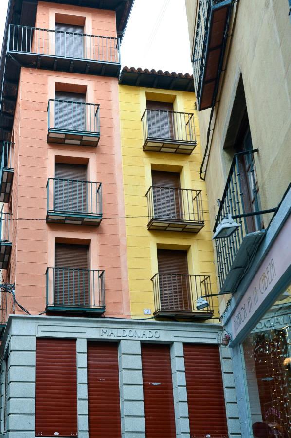 Apartamentos Turísticos Toledo Exterior foto